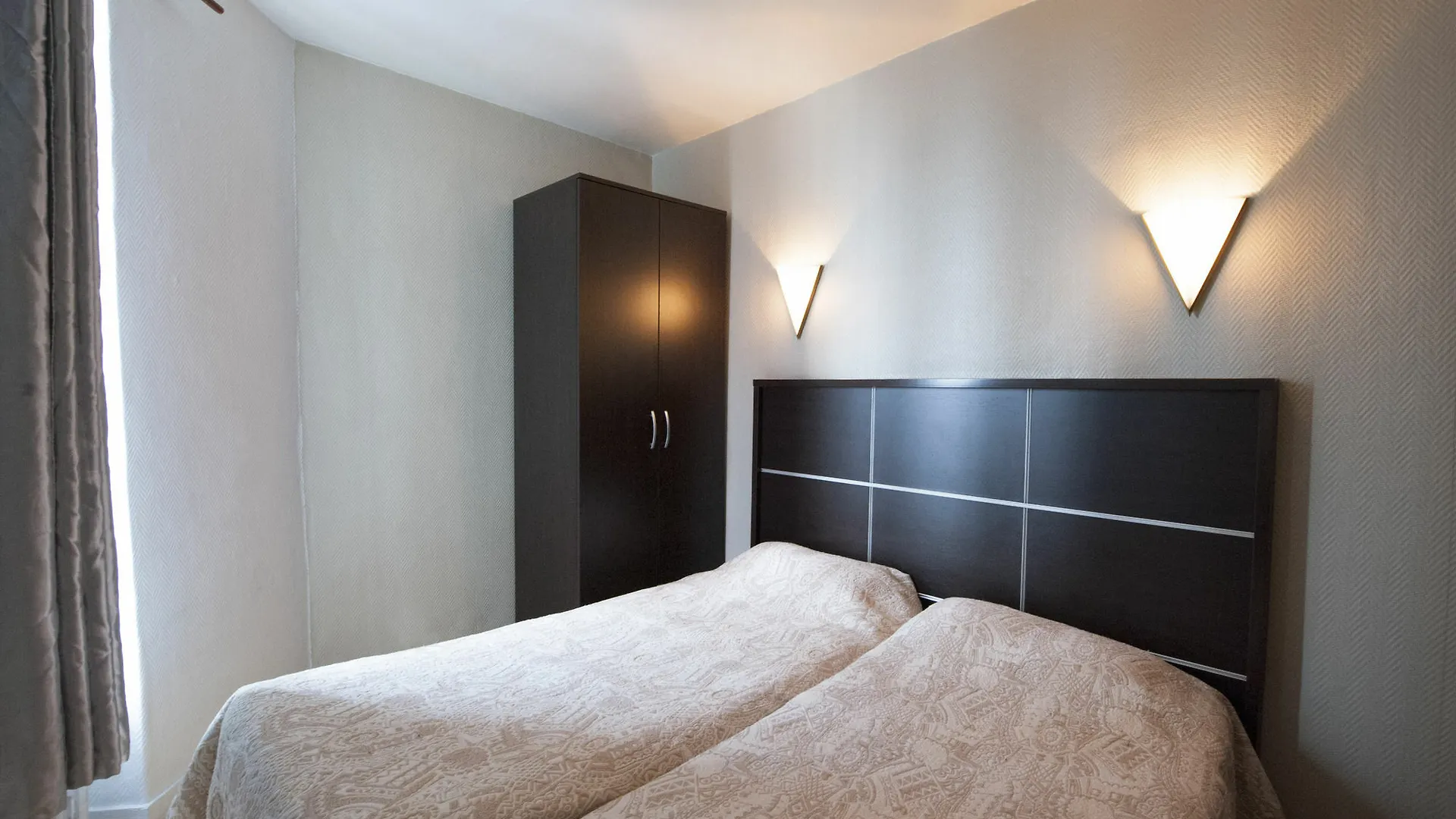 Hotel Du Globe 18 Париж